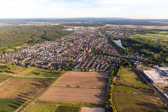 Quartier Neudorf in Graben-Neudorf dans le département Bade-Wurtemberg, Allemagne vue d'en haut