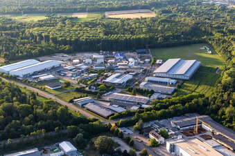 Vue aérienne de Zone industrielle à Horrenfeld Huttenheim à le quartier Huttenheim in Philippsburg dans le département Bade-Wurtemberg, Allemagne