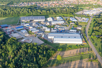 Vue aérienne de Zone industrielle à Horrenfeld Huttenheim à le quartier Huttenheim in Philippsburg dans le département Bade-Wurtemberg, Allemagne