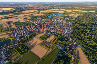 Quartier Rheinsheim in Philippsburg dans le département Bade-Wurtemberg, Allemagne hors des airs