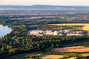 Vue aérienne de TransnetBW GmbH, sous-station à courant continu sur le site de l'ancienne EnBW Kernkraft GmbH (EnKK), Philippsburg à Philippsburg dans le département Bade-Wurtemberg, Allemagne