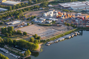 Vue aérienne de DP World Germersheim GmbH & Co. KG au port du Rhin Germersheim à Germersheim dans le département Rhénanie-Palatinat, Allemagne