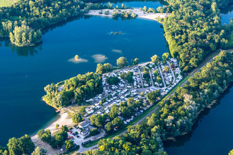 Vue aérienne de Lac de baignade Lingenfeld à Lingenfeld dans le département Rhénanie-Palatinat, Allemagne