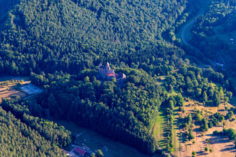 Château de Berwartstein à Erlenbach bei Dahn dans le département Rhénanie-Palatinat, Allemagne hors des airs