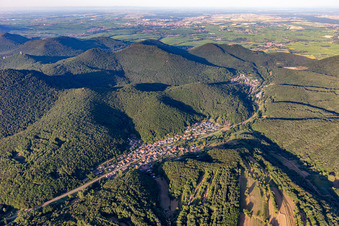 Photographie aérienne de Waldrohrbach dans le département Rhénanie-Palatinat, Allemagne