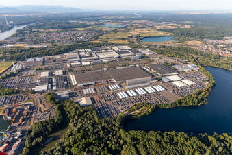 Vue oblique de Daimler Truck AG, usine Mercedes-Benz Wörth à Wörth am Rhein dans le département Rhénanie-Palatinat, Allemagne