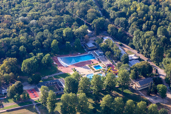 Station balnéaire du Rhin Rappenwört à le quartier Daxlanden in Karlsruhe dans le département Bade-Wurtemberg, Allemagne hors des airs