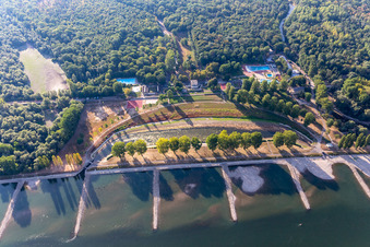 Station balnéaire du Rhin Rappenwört à le quartier Daxlanden in Karlsruhe dans le département Bade-Wurtemberg, Allemagne depuis l'avion