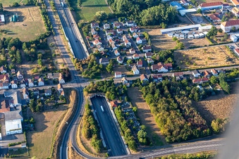 Vue aérienne de Passage souterrain de l'A65 à la jonction Landau Zentrum à le quartier Queichheim in Landau in der Pfalz dans le département Rhénanie-Palatinat, Allemagne