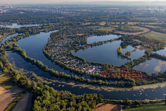 Vue aérienne de Zone de loisirs Blue Adriatic à Altrip dans le département Rhénanie-Palatinat, Allemagne