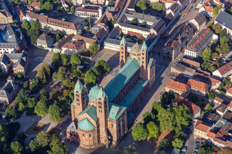 Cathédrale à Speyer à Speyer dans le département Rhénanie-Palatinat, Allemagne vue d'en haut