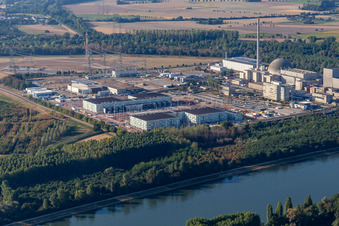 Vue aérienne de TransnetBW GmbH, sous-station à courant continu sur le site de la centrale nucléaire déclassée Philippsburg à Philippsburg dans le département Bade-Wurtemberg, Allemagne