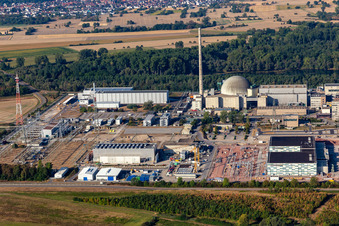TransnetBW GmbH, sous-station à courant continu sur le site de la centrale nucléaire déclassée Philippsburg à Philippsburg dans le département Bade-Wurtemberg, Allemagne hors des airs