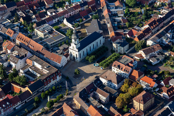 Vue aérienne de Église Sainte-Marie à Philippsburg dans le département Bade-Wurtemberg, Allemagne