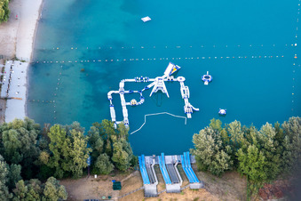 Vue aérienne de Parc aquatique Total Jump à Lauterbourg dans le département Bas Rhin, France