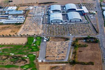 Vue aérienne de Parc des expositions de Karlsruhe et DM Arena à le quartier Forchheim in Rheinstetten dans le département Bade-Wurtemberg, Allemagne