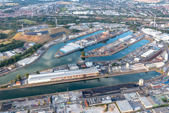Vue aérienne de Port du Rhin Mühlburg à le quartier Mühlburg in Karlsruhe dans le département Bade-Wurtemberg, Allemagne