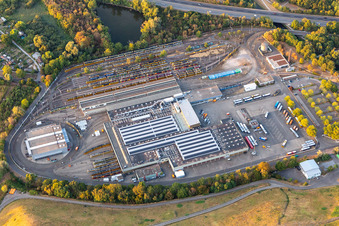 Vue aérienne de Depot West Verkehrsbetriebe Karlsruhe GmbH - Depot West à le quartier Knielingen in Karlsruhe dans le département Bade-Wurtemberg, Allemagne