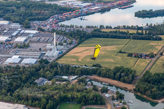 Vue aérienne de Port Maximiliansau à le quartier Maximiliansau in Wörth am Rhein dans le département Rhénanie-Palatinat, Allemagne