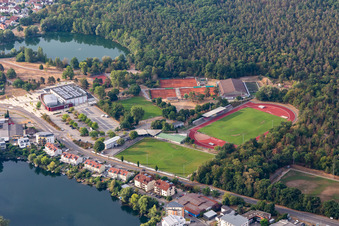 Vue aérienne de Waldseehalle, Waldseestadion FC Germania Forst 1909 eV à Forst dans le département Bade-Wurtemberg, Allemagne