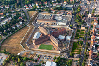 Vue oblique de Établissement correctionnel Bruchsal à Bruchsal dans le département Bade-Wurtemberg, Allemagne