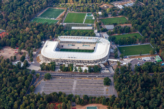Vue aérienne de Nouveau chantier du Wildparkstadion du Karlsruher Sport-Club GmbH & Co. KGaA à le quartier Innenstadt-Ost in Karlsruhe dans le département Bade-Wurtemberg, Allemagne
