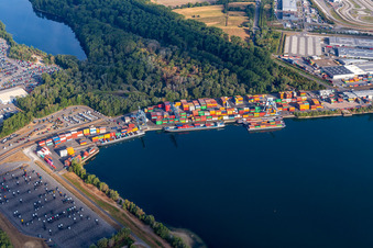 Vue aérienne de Contargo Wörth-Karlsruhe GmbH dans le port à conteneurs à le quartier Maximiliansau in Wörth am Rhein dans le département Rhénanie-Palatinat, Allemagne
