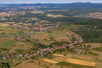 Vue aérienne de Mitschdorf à Gœrsdorf dans le département Bas Rhin, France