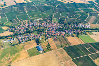 Vue d'oiseau de Dierbach dans le département Rhénanie-Palatinat, Allemagne