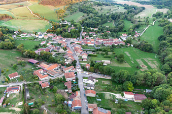 Vue oblique de Noncourt-sur-le-Rongeant dans le département Haute Marne, France