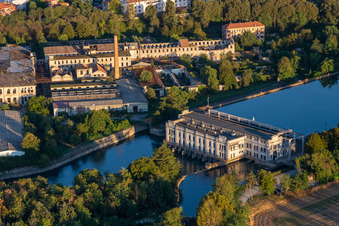 Vue aérienne de Barrage sur le canal de Muzza à Cassano d’Adda dans le département Lombardie, Italie