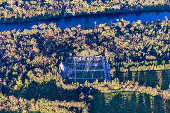 Vue aérienne de Cimetière de Crespi D'Add à Capriate San Gervasio dans le département Bergamo, Italie