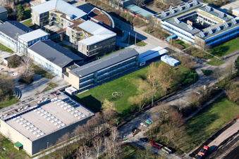 Vue aérienne de Espace jardin de l'école IGS à Kandel dans le département Rhénanie-Palatinat, Allemagne