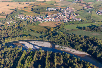 Vue aérienne de Banc de sable sur l'Adda à Comazzo dans le département Lodi, Italie