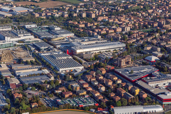 Vue aérienne de Usine Ferrari SPA à Maranello dans le département Modena, Italie