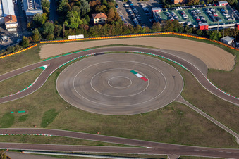 Circuit de Formule 1 de Ferrari, Pista di Fiorano, Circuito di Fiorano à Fiorano Modenese dans le département Modena, Italie vue du ciel
