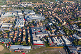 Vue aérienne de Usine Ferrari SPA à Fiorano Modenese dans le département Modena, Italie