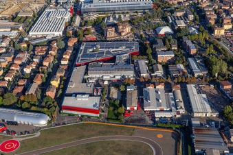 Image drone de Circuit de Formule 1 de Ferrari, Pista di Fiorano, Circuito di Fiorano à Fiorano Modenese dans le département Modena, Italie