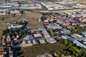 Vue aérienne de Circuit de Formule 1 de Ferrari, Pista di Fiorano, Circuito di Fiorano à Maranello dans le département Modena, Italie