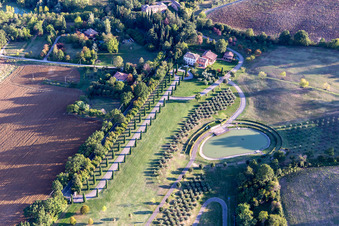 Vue aérienne de Via Fogliano à Maranello dans le département Modena, Italie