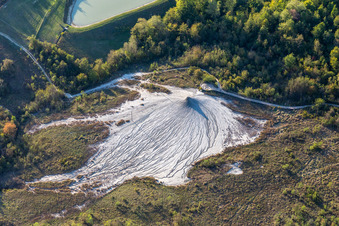 Vue oblique de Salse di Nirano Réserve naturelle Salse di Nirano à Fiorano Modenese dans le département Modena, Italie