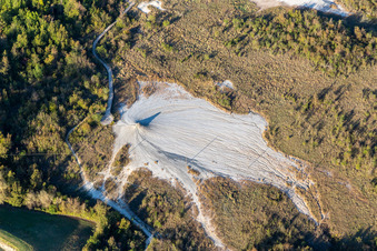Salse di Nirano Réserve naturelle Salse di Nirano à Fiorano Modenese dans le département Modena, Italie depuis l'avion