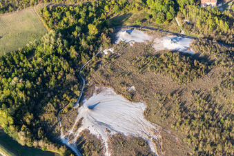 Salse di Nirano Réserve naturelle Salse di Nirano à Fiorano Modenese dans le département Modena, Italie vue du ciel