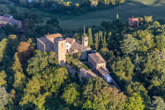 Château de Montegibbio Château de Montegibbio à le quartier Il Poggio in Sassuolo dans le département Modena, Italie vue d'en haut
