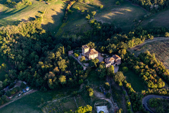 Château de Torricella à Scandiano dans le département Reggio Emilia, Italie hors des airs