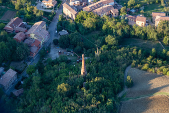 Vue aérienne de Four à ciment antique à Scandiano dans le département Reggio Emilia, Italie