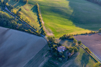 Vue aérienne de Albinea à Albinea dans le département Reggio Emilia, Italie