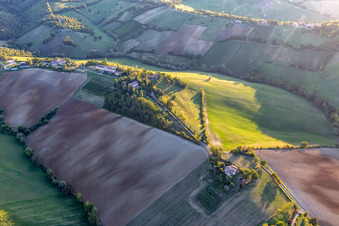 Vue aérienne de Albinea à Albinea dans le département Reggio Emilia, Italie