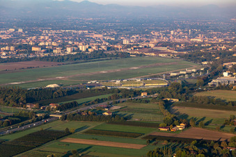 Vue aérienne de Reggio Emilia Aéroport de Reggio Emilia - LIDE à Reggio nell’Emilia dans le département Reggio Emilia, Italie