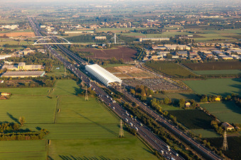 Vue aérienne de Gare de Reggio d'Émilie AV Mediopadana à Reggio nell’Emilia dans le département Reggio Emilia, Italie